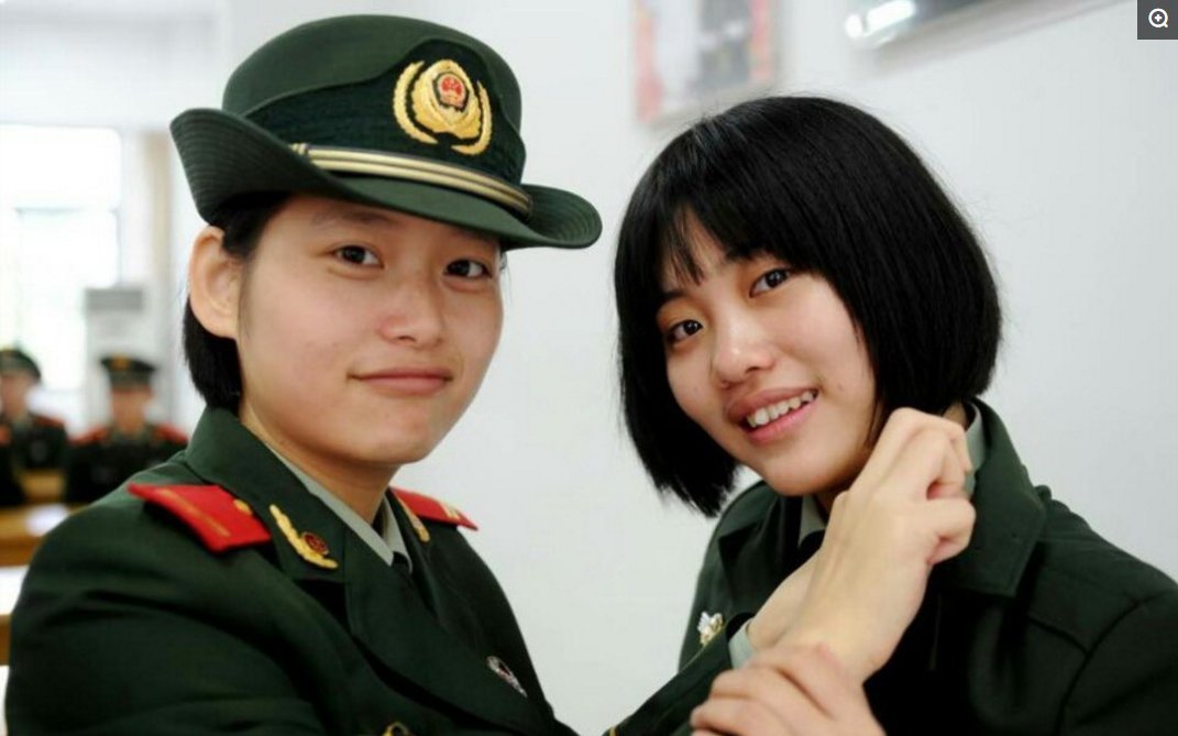 最美女兵退伍，荣耀与未来的交织，最美女兵退伍，荣耀与未来的碰撞