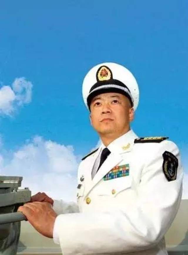 辽宁号首任舰长，英勇无畏的航海先锋，辽宁号首任舰长，航海先锋的英勇传奇