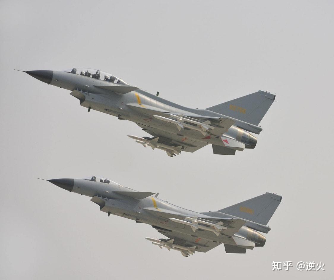 歼-10战斗机的功能与用途，空中力量的重要支柱，歼-10战斗机，空中力量的关键支柱与多功能应用