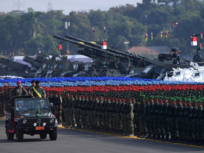 关于我国庆祝建国74周年国庆阅兵的文章，中国庆祝建国74周年国庆阅兵盛典盛况空前，展示国家力量与自信
