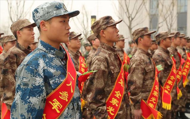 聚焦2022年征兵宣传片，青春热血，强军梦想，青春热血，强军梦想，聚焦2022征兵宣传片，共筑国防梦