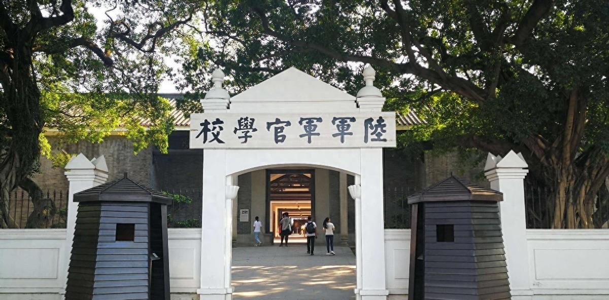 美军舰通过台湾海峡之日就是解放，台湾海峡的解放时刻，美军舰的挑衅与回应