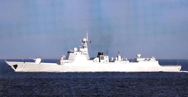 首批亮相的052D型导弹驱逐舰，中国海军新时代的里程碑，中国海军新时代里程碑，首批亮相的052D型导弹驱逐舰