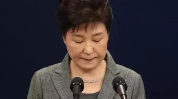 文在寅与全斗焕之间的礼物交换，探究与解析，文在寅与全斗焕的礼物交换背后的故事与解析