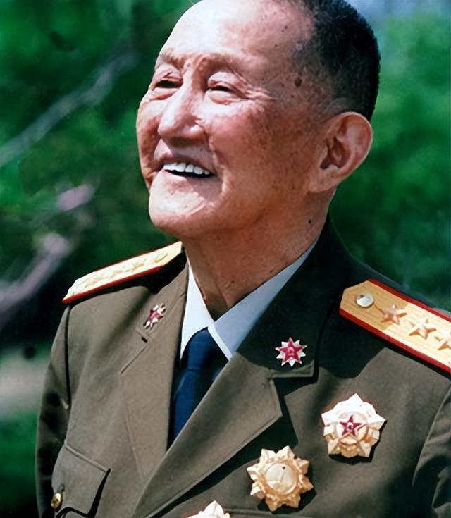 洪学智将军的生平简历，洪学智将军传奇一生，生平简历回顾