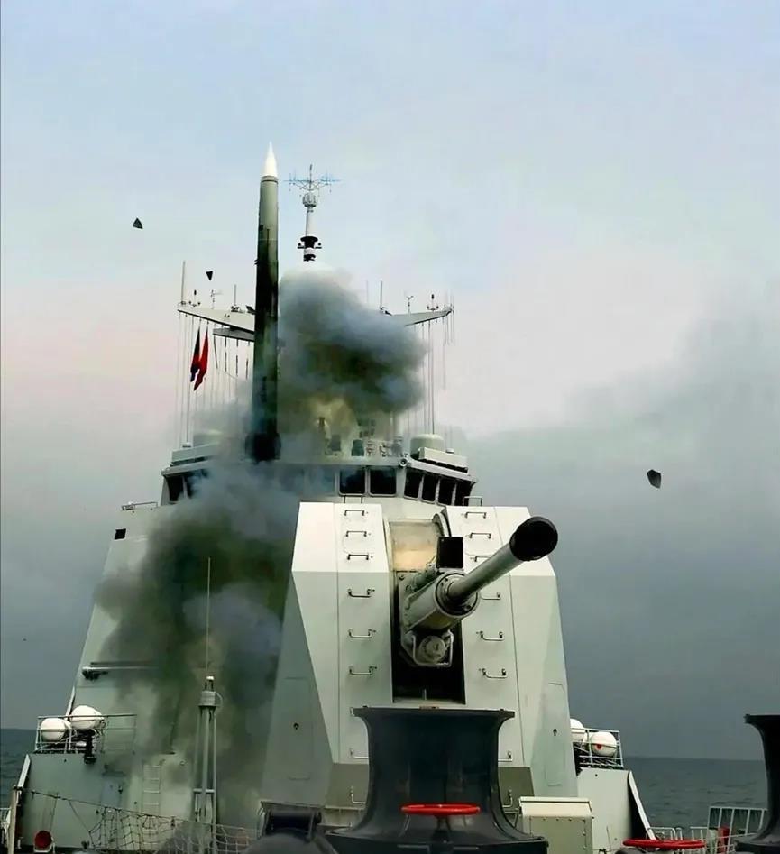 关于中国是否继续建造052D型导弹驱逐舰的探讨，中国是否继续建造052D型导弹驱逐舰，深度探讨