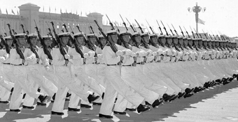 阅兵式，历史事件的回顾与反思，阅兵式，历史事件的回顾与反思，传承与展望