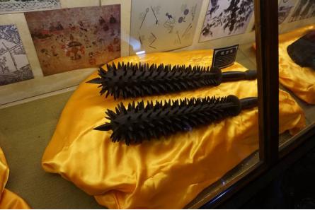小型冷兵器，历史、种类与实战应用，小型冷兵器，历史沿革、种类及实战应用探究