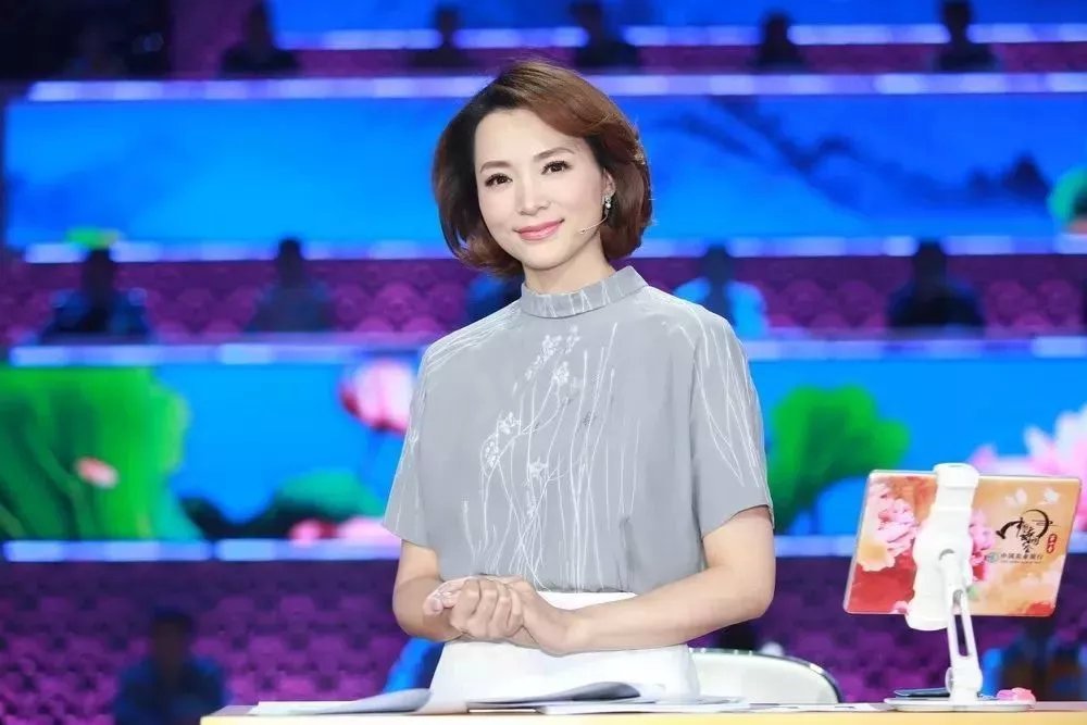 艺雯，军事主持人的独特风采，艺雯，军事主持人的独特魅力风采