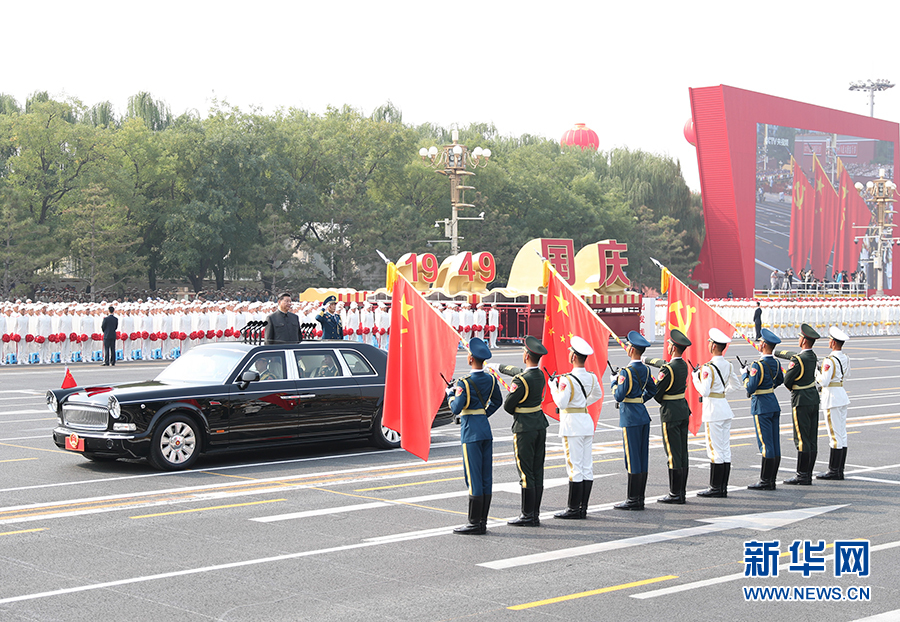 国庆70周年大阅兵出席领导，展现国家领导集体的力量与荣耀，国庆70周年大阅兵展现国家领导集体的力量与荣耀