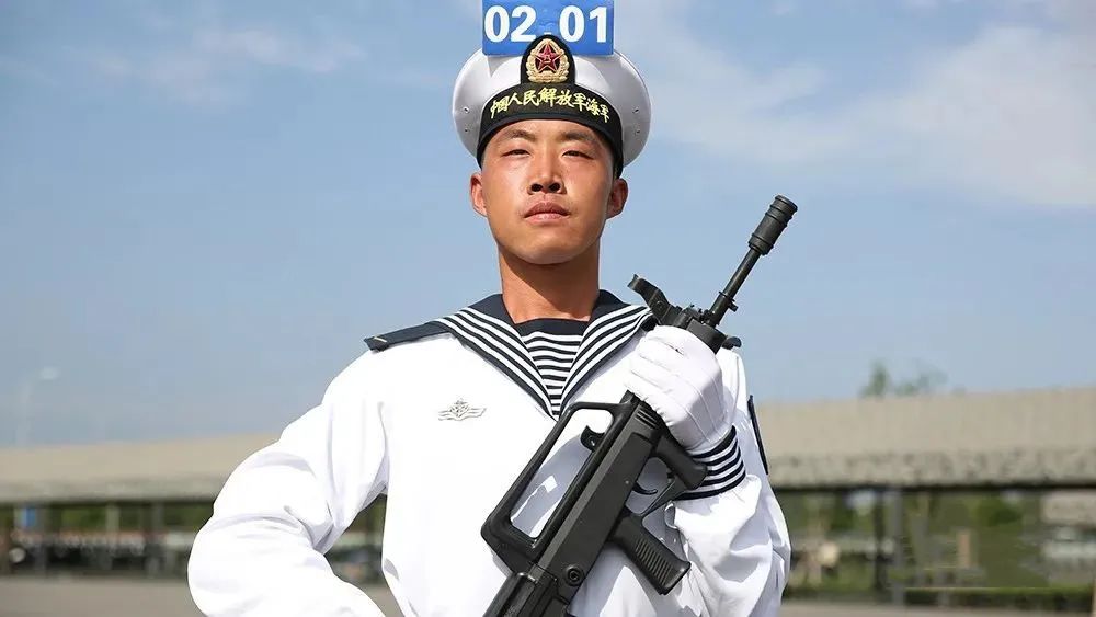 海军梁长福其人，海军将领梁长福的传奇人生