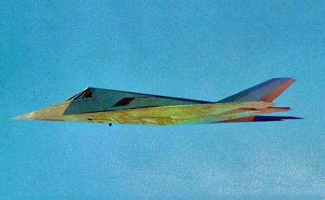 F-117攻击机，隐身先锋的传奇故事，F-117攻击机，隐身先锋的传奇之旅