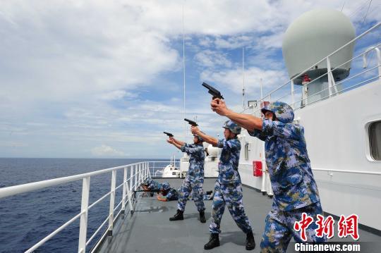 中国海军反海盗，护航安全的坚定力量，中国海军反海盗，护航安全的坚定力量