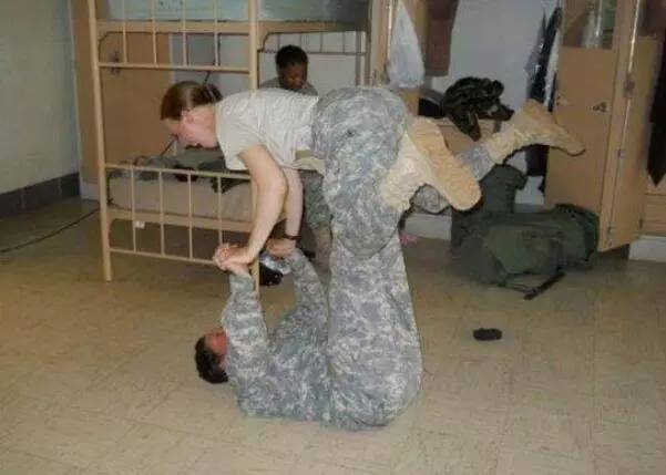中国女兵宿舍图片大全，一窥军营生活的真实面貌，中国女兵宿舍揭秘，一探军营生活的真实面貌图片大全