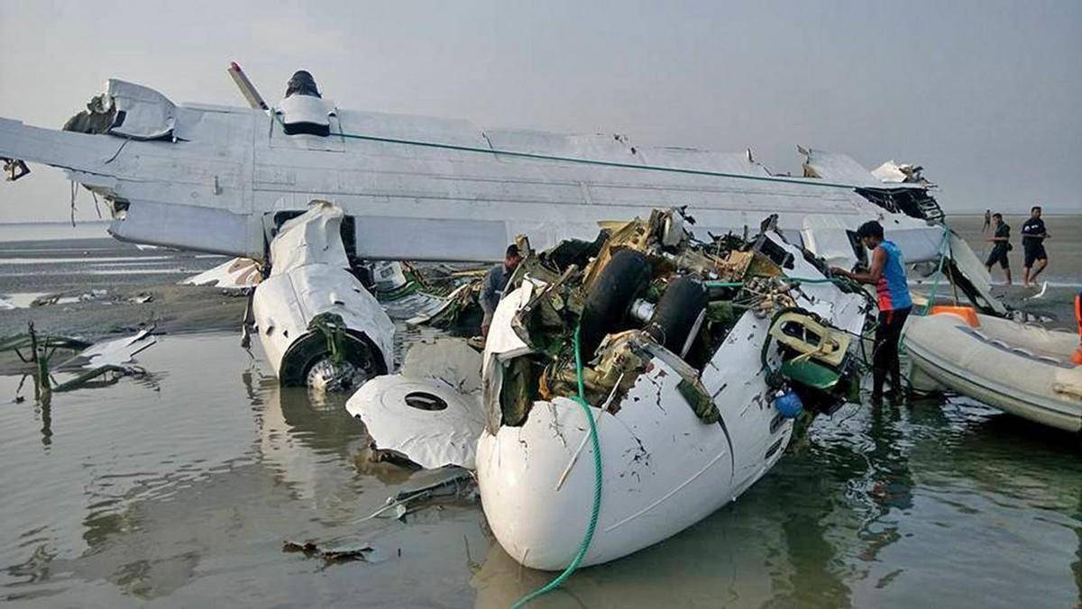 南海撞飞机事件时间，回顾事件真相与影响，南海撞飞机事件回顾，真相、时间与影响