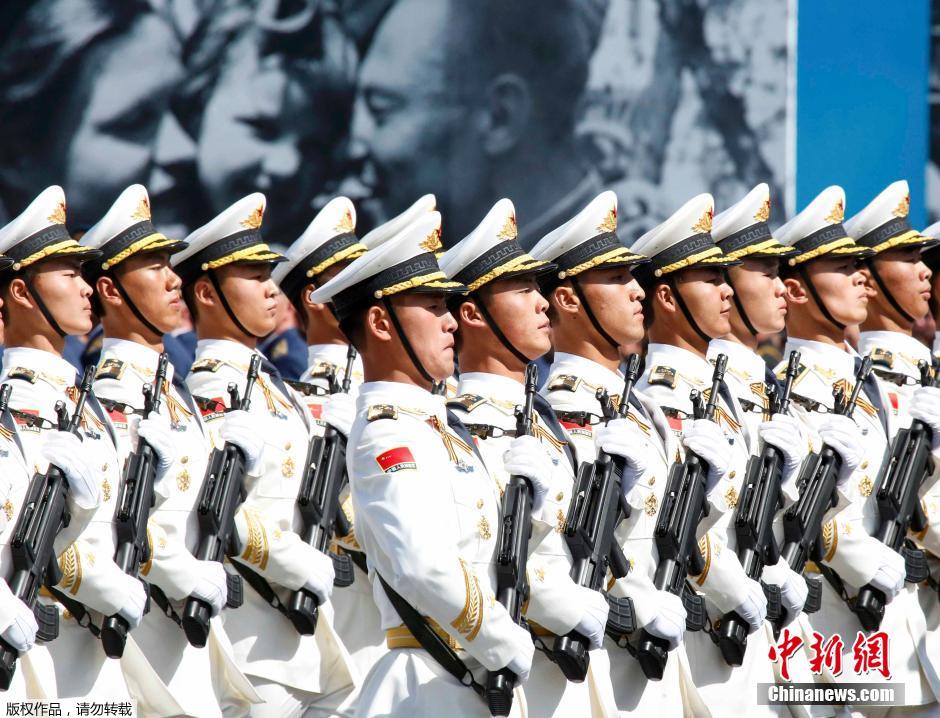 中国参加俄罗斯阅兵，跨越国界的军事友谊与共同安全追求，中俄军事友谊与共安追求，中国参加俄罗斯阅兵跨展现共同安全承诺