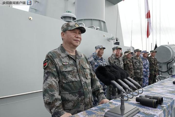 人民海军辉煌七十年，驱逐舰接受检阅的壮丽篇章，人民海军辉煌七十年，驱逐舰检阅壮丽篇章