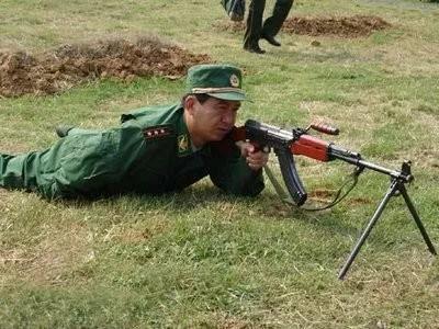独臂英雄丁晓兵所在部队的非凡历程，独臂英雄丁晓兵所在部队的辉煌历程
