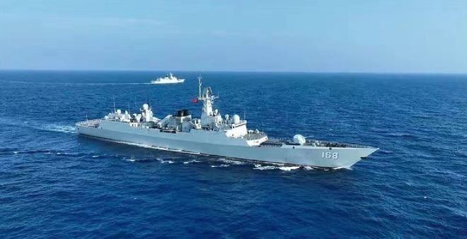 揭秘中国海军的利剑，05型导弹驱逐舰，揭秘中国海军的利剑，05型导弹驱逐舰的实力与特点