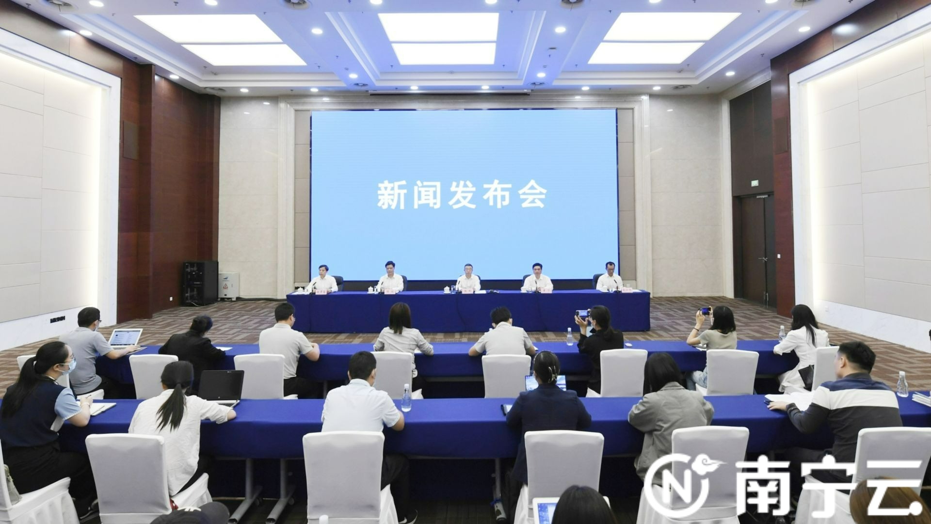 今日刚刚发生的重大新闻一览，今日重大新闻概览