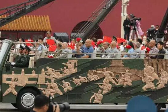 胜利日大阅兵，抗战支前模范乘车方队，胜利日大阅兵，抗战支前模范乘车方队亮相检阅台