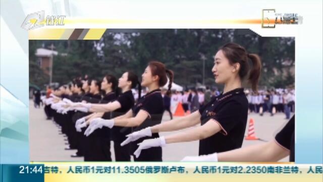 三军仪仗队迎风40秒不眨眼，荣耀背后的坚韧与毅力，三军仪仗队迎风展现坚韧毅力，40秒不眨眼铸就荣耀时刻