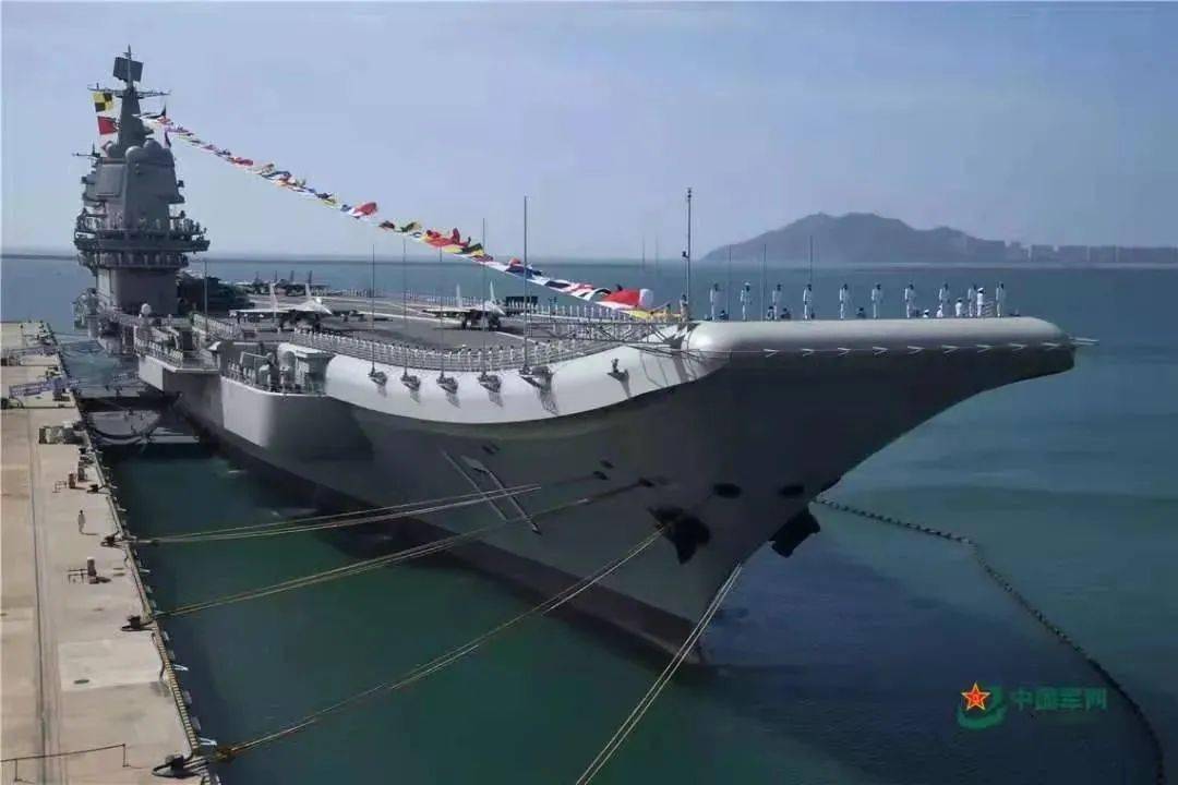 国产航母入列仪式观后感，荣耀时刻，铸就民族魂，国产航母入列仪式观后感，荣耀铸就民族魂时刻