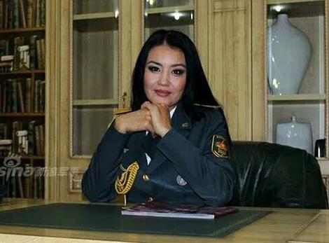 中国女兵之霸气尽显，中国女兵展现霸气风采