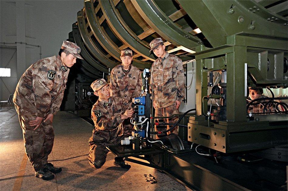 八一勋章全国两万多枚的颁发年份及其深远影响，八一勋章颁发年份及深远影响，全国两万多枚的荣耀纪念