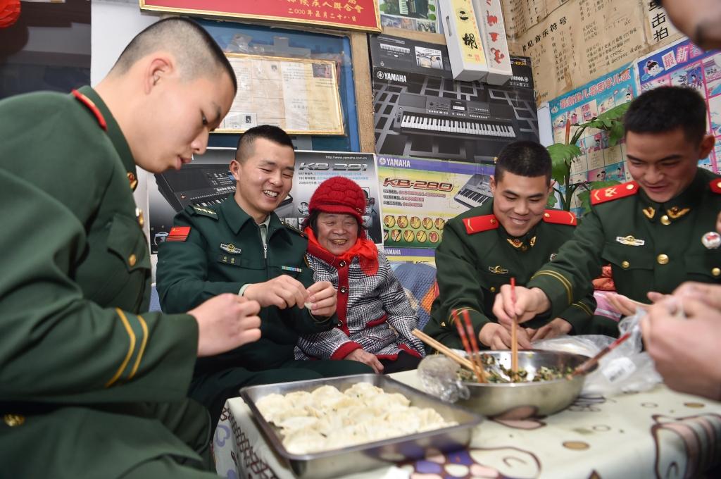 一、标题，新时代的新使命，见证一名身高1米98武警的岗位风采，新时代使命下的岗位风采，身高1米98武警的荣耀征程