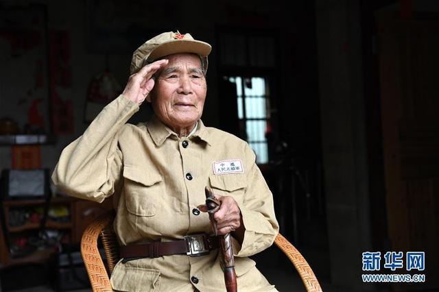 丁小兵负伤照片高清，英雄的瞬间与永恒的记忆，丁小兵负伤瞬间，英雄的瞬间与永恒的记忆（高清照片）