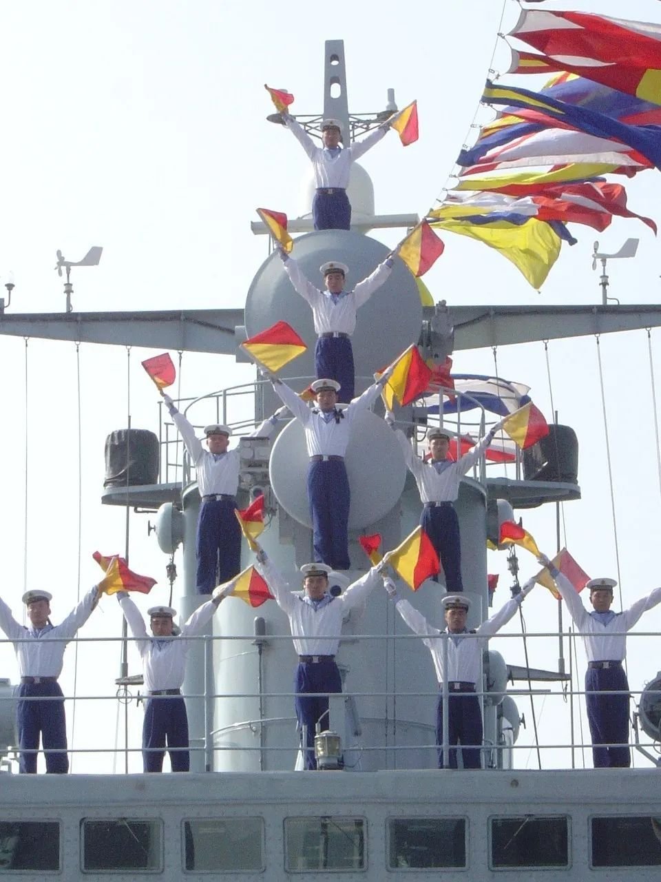 湛江舰与珠海舰的退役，海军力量转型与国家发展的双重考量，湛江舰与珠海舰退役，海军力量转型与国家发展的战略考量