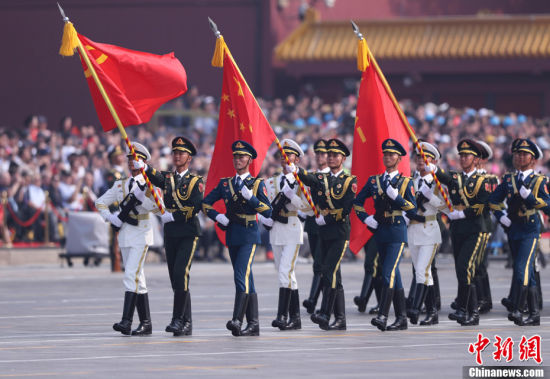 国庆70周年大阅兵开场，荣耀与力量的展现，国庆70周年大阅兵，荣耀与力量的盛大展现
