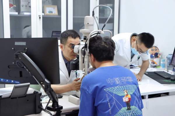 近视兵检过了是否需要激光手术，深度解析与决策建议，近视兵检通过后是否需要激光手术，深度解析与建议