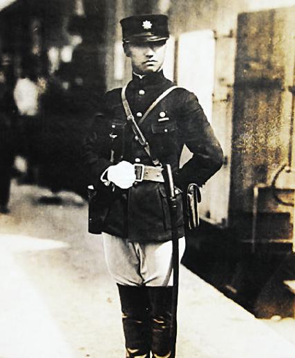 小型私人飞机价格及其相关因素探讨，小型私人飞机价格及影响因素探讨
