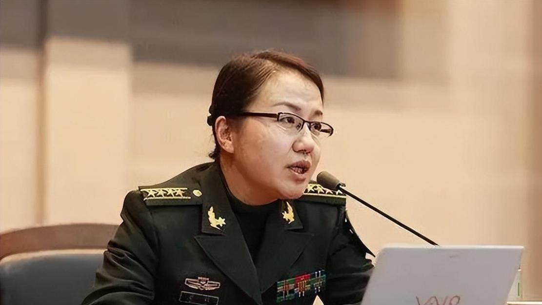 军事评论专家名单中的女性力量，深度解析与探讨，军事评论专家中的女性力量，深度探讨与解析