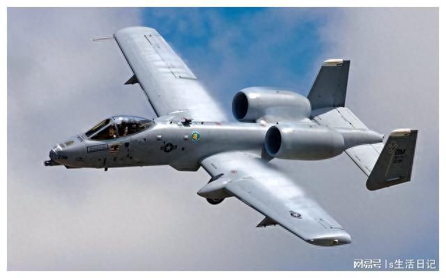 A-10攻击机的天敌，空中霸主面临的挑战，A-10攻击机的天敌，空中霸主面临的挑战