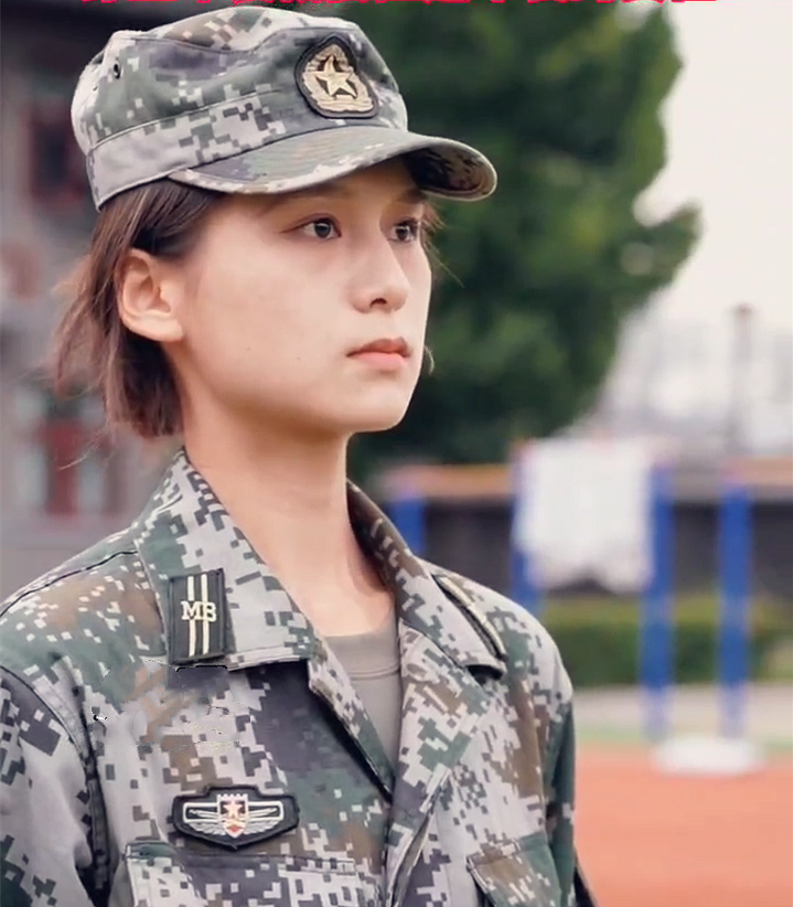 女兵军装风采