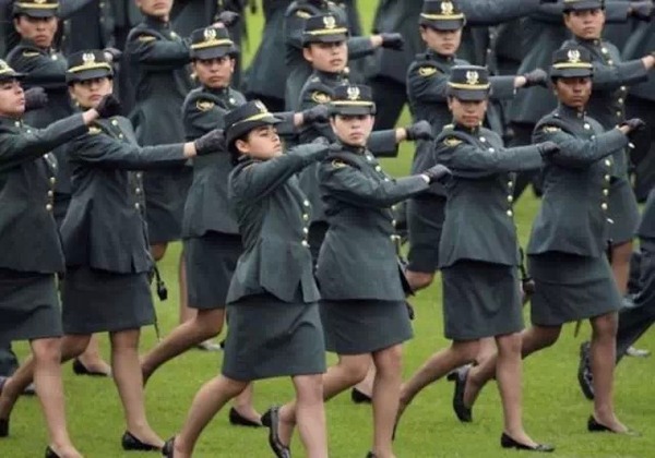 各个国家的女兵阅兵，展现力量与荣耀，全球女兵阅兵，力量与荣耀的展现