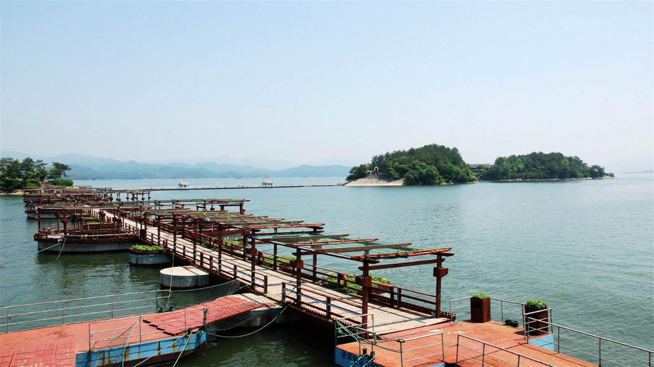 千岛湖补给舰，水域中的浮动力量之源，千岛湖补给舰，水域中的浮动能源之源