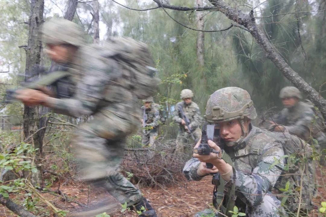 现役星空迷彩，探索未来战争的新篇章，现役星空迷彩，开启未来战争新篇章的探索之旅