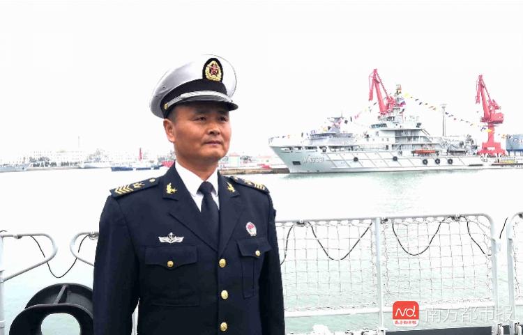 岳阳舰现任舰长——领航新时代的海军英雄，岳阳舰现任舰长领航新时代的海军传奇