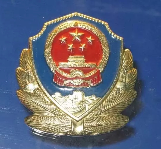 武警部队帽徽换不换，探讨与考量，武警部队帽徽是否更换，探讨与考量的重要性