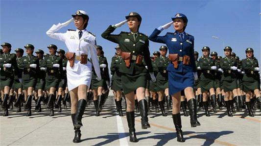 中国女兵标准，新时代下的巾帼英雄，新时代巾帼英雄，中国女兵的标准与风采