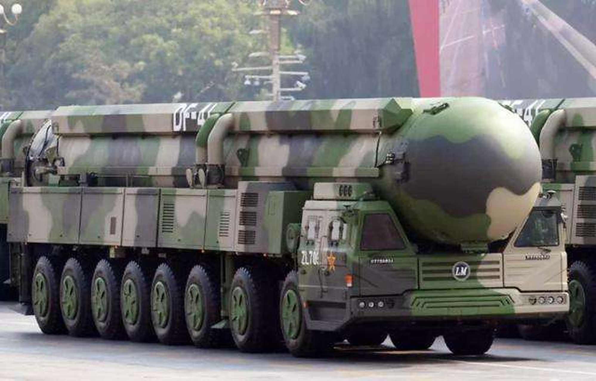 东风洲际弹道导弹射程，国家安全的坚实后盾，东风洲际弹道导弹，国家安全的有力后盾，射程威震四方