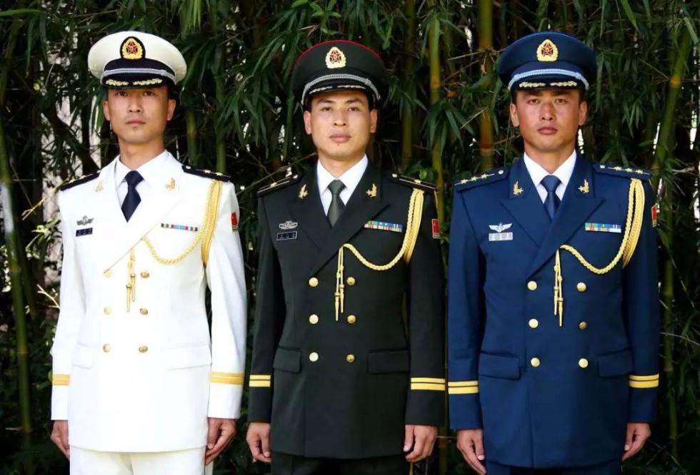 探索中国军队的新风貌，07式军服装图片，中国军队新风貌揭秘，07式军服装展示图片