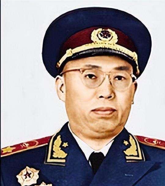 黎登贵，最帅风采的三张图片展现，黎登贵，最帅风采的三张照片展示