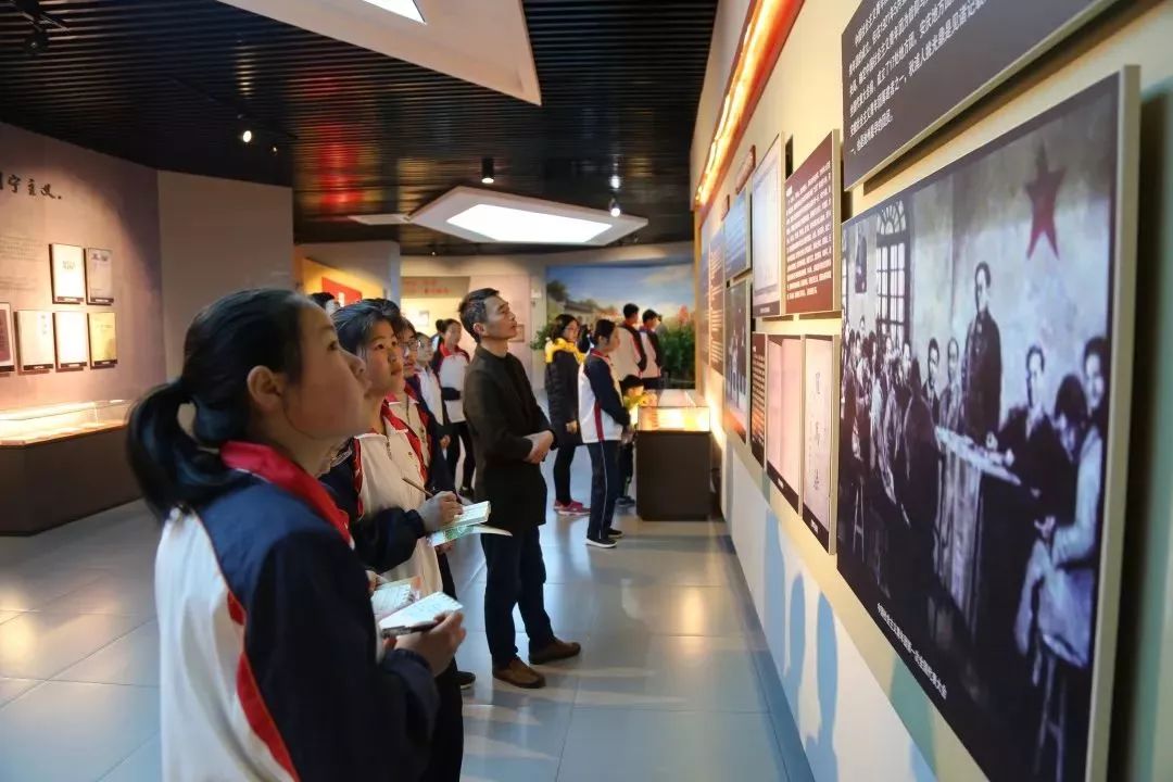 国防教育展览馆，培育国防意识的沃土，国防教育展览馆，培育国防意识的摇篮