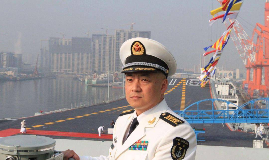 辽宁舰现舰长——中国海军力量的新标杆，辽宁舰新任舰长，中国海军力量的新标杆典范