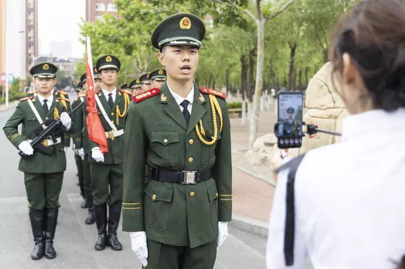 国旗护卫队，军衔与荣耀的象征，国旗护卫队，军衔荣耀的象征与责任担当